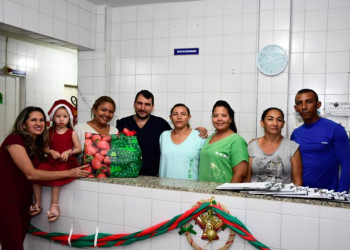Equipes plantonistas de São João do Piauí recebem presentes na noite de natal
